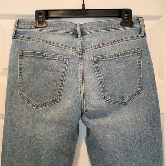 Gap  lightwash distressed girlfriend jeans - Picture 5 of 6